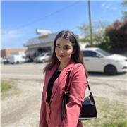 Ragazza per aiuto compiti per bambini delle scuole primarie, ho tanta facilità ad andare d’accordo con il bambino, e vivere la scuola in un modo sereno